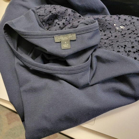 Ann Taylor Factory Navy Blue Lace Puff Sleeve Shirt - Picture 4 of 4